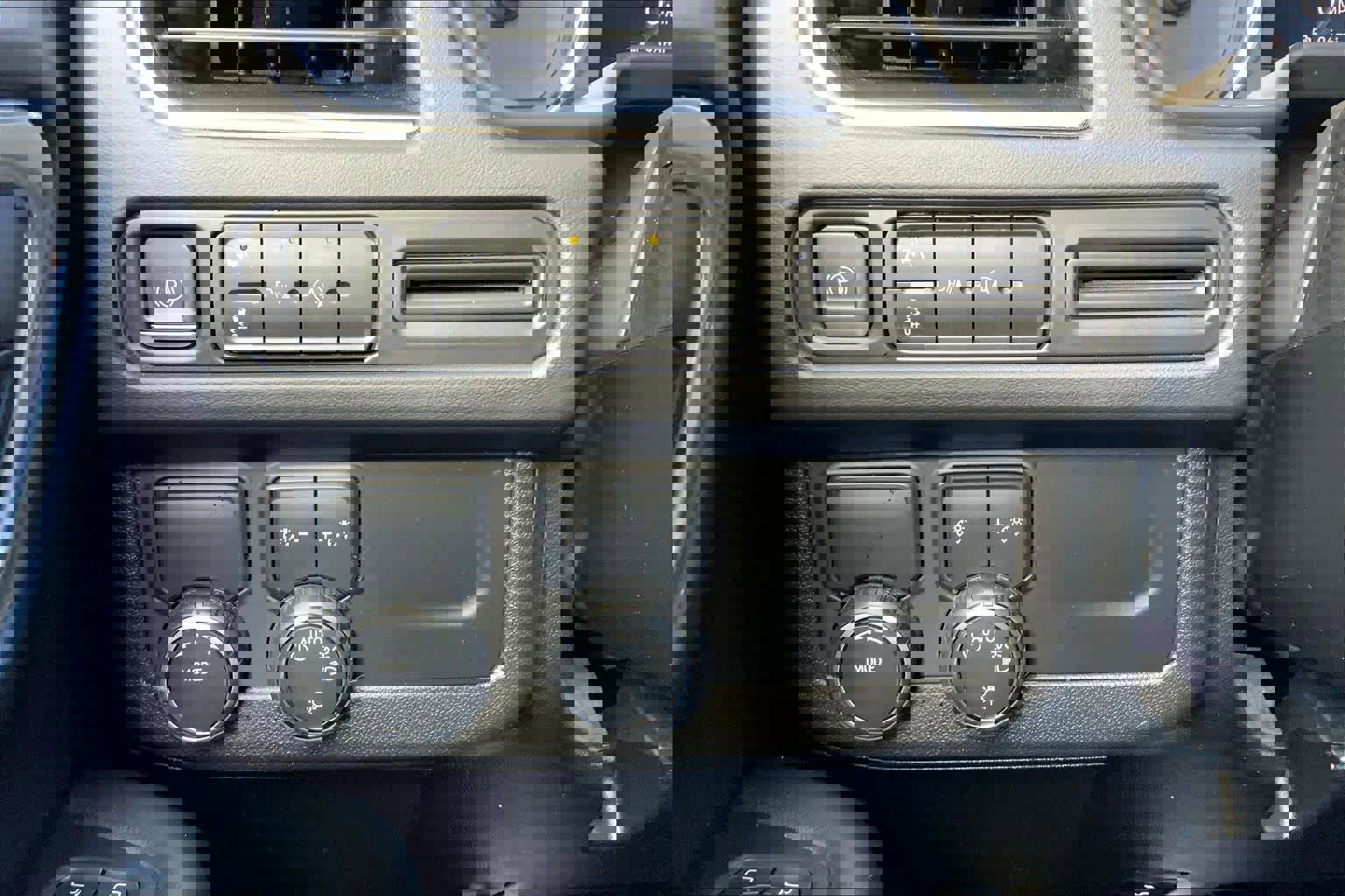 Used 2023 Chevrolet Suburban LS image 33