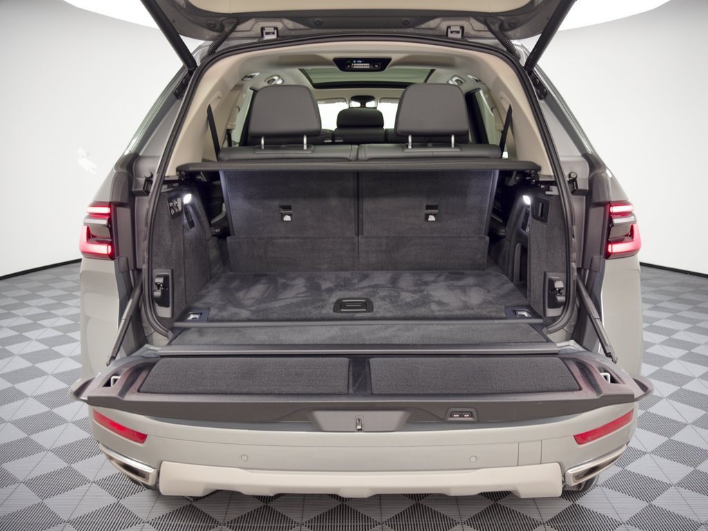 Used 2024 BMW X7 xDrive40i AWD/4WD image 28