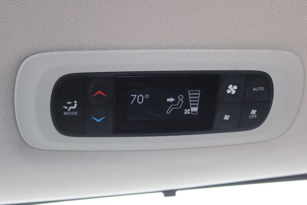 Used 2019 Chrysler Pacifica Touring-L image 29