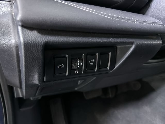 Used 2023 Subaru Outback Touring XT AWD/4WD image 18