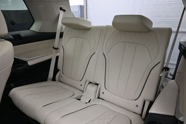 Used 2022 BMW X7 xDrive40i w/ Executive Package AWD/4WD image 21