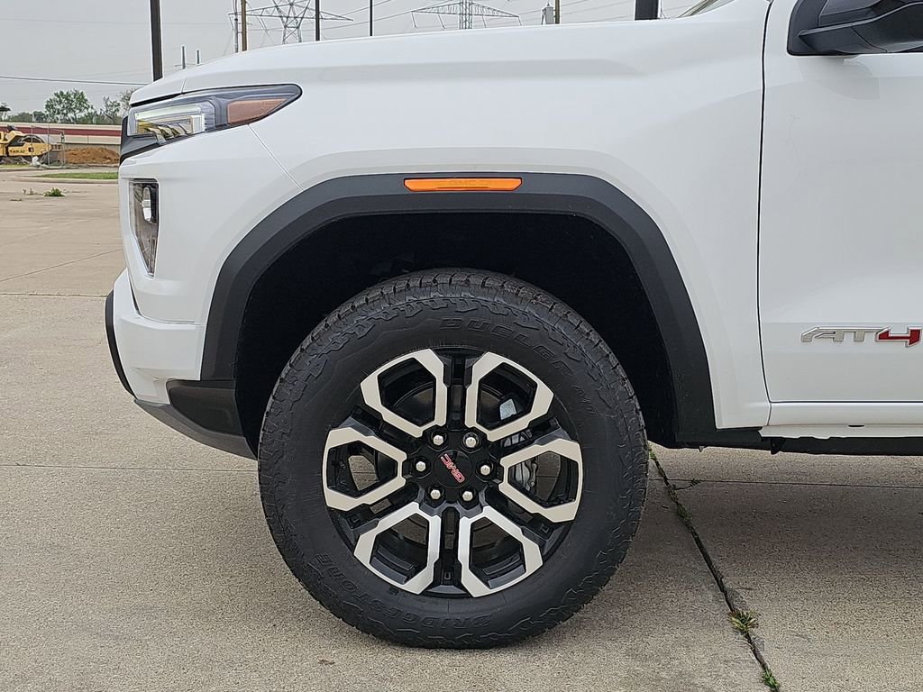 New 2025 GMC Canyon AT4 w/ Nightfall Edition image 40