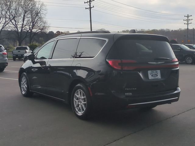 Used 2022 Chrysler Pacifica Touring-L image 11