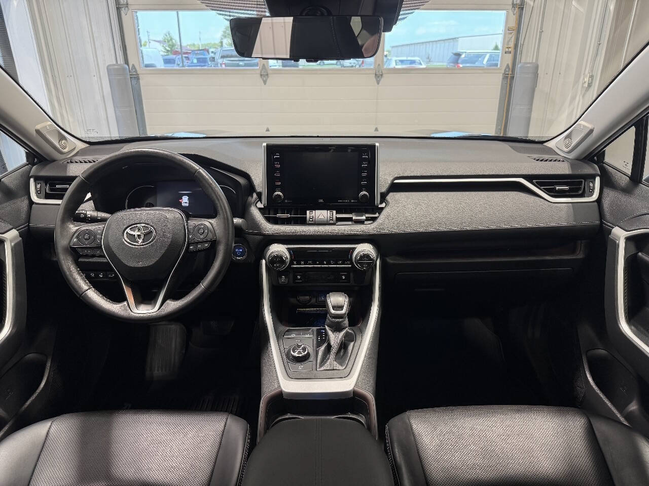Used 2020 Toyota RAV4 Limited AWD/4WD image 30