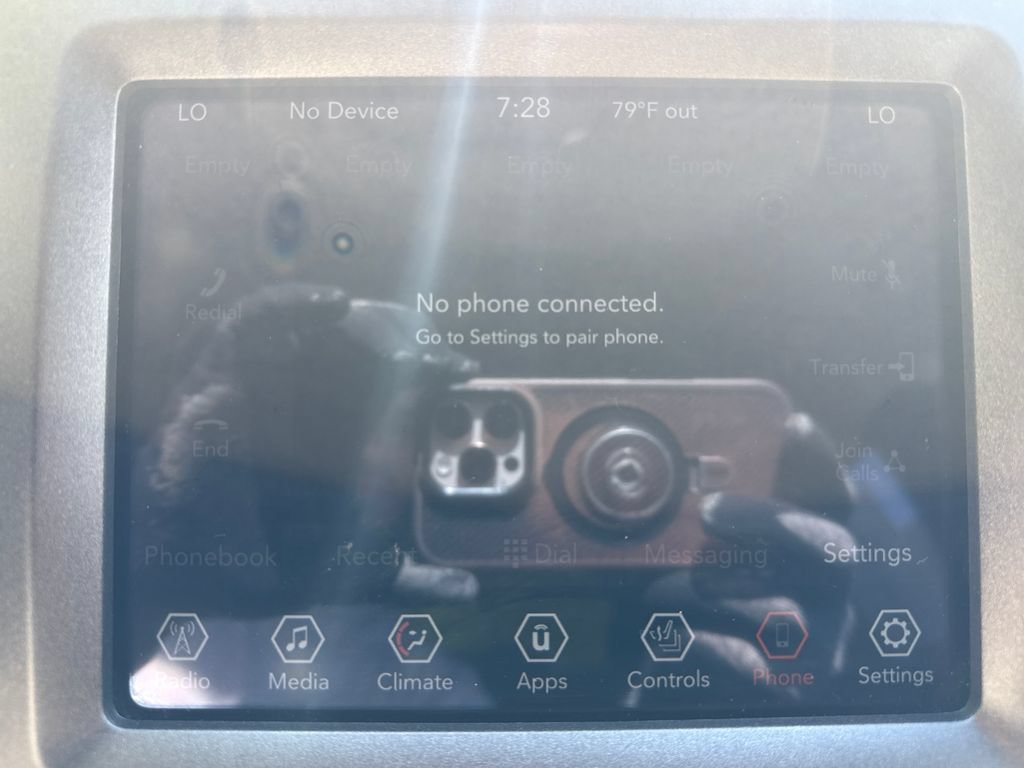 Used 2021 Jeep Cherokee Trailhawk AWD/4WD image 25