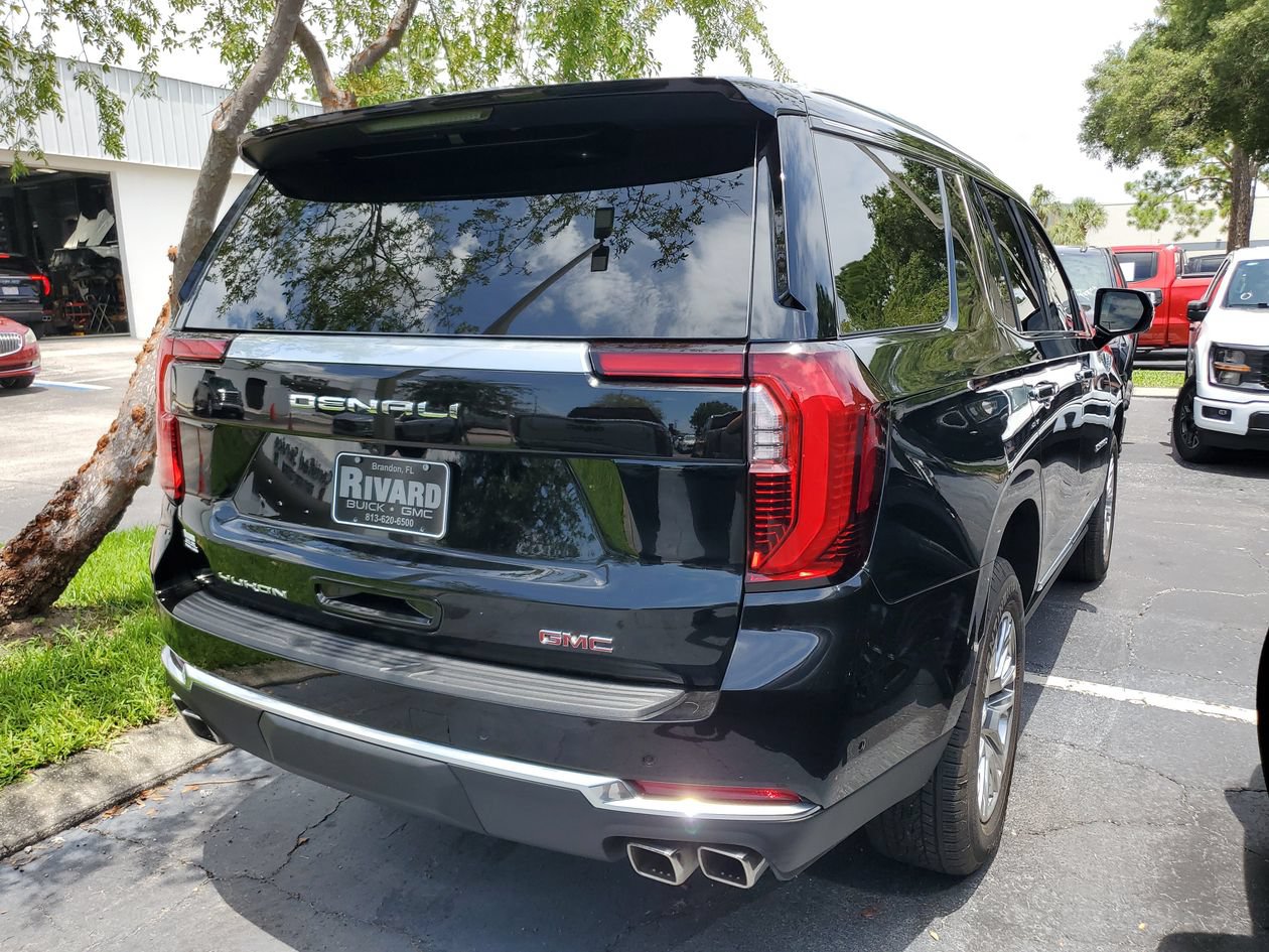Used 2026 GMC Yukon Denali w/ Sun & Power Step Package AWD/4WD image 4