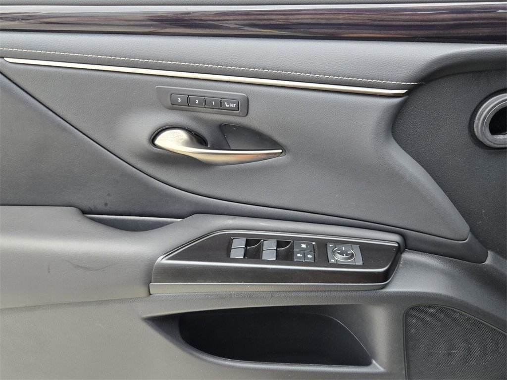 Used 2019 Lexus ES 350 image 29