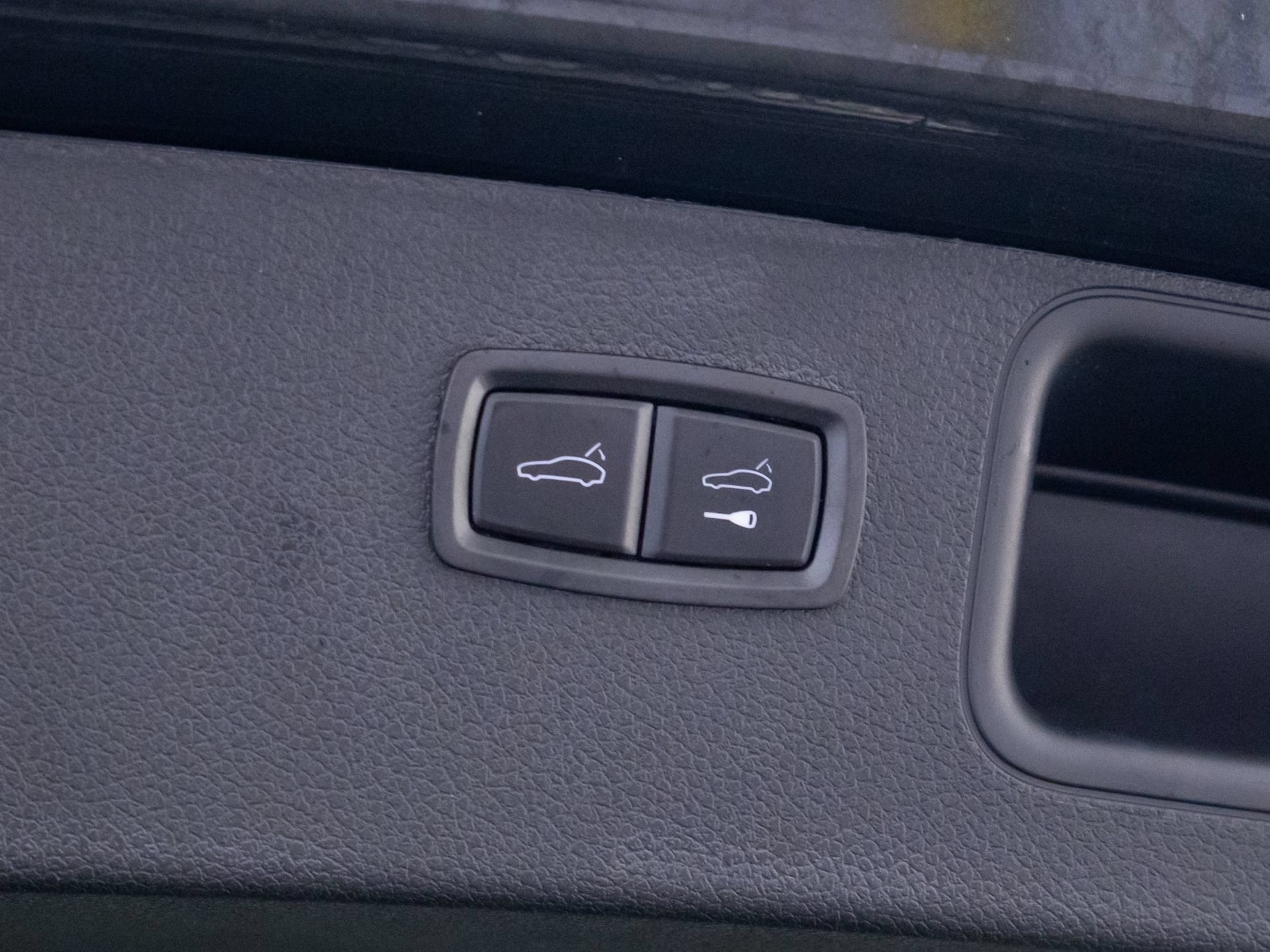 Certified 2026 Porsche Macan AWD/4WD image 30