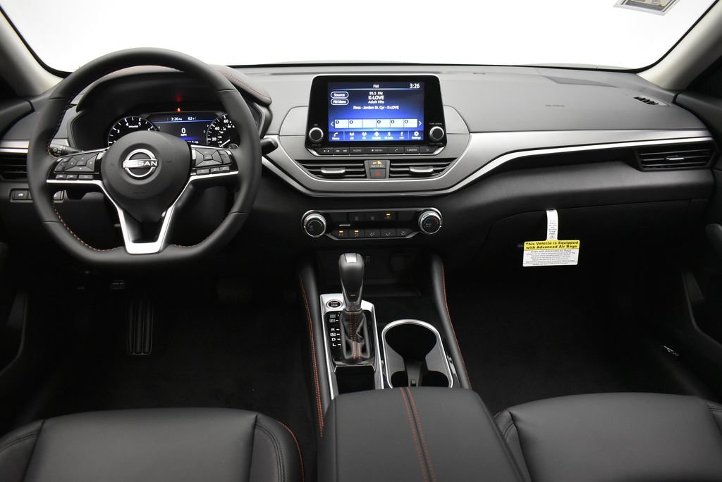 Used 2025 Nissan Altima 2.5 SR FWD image 29