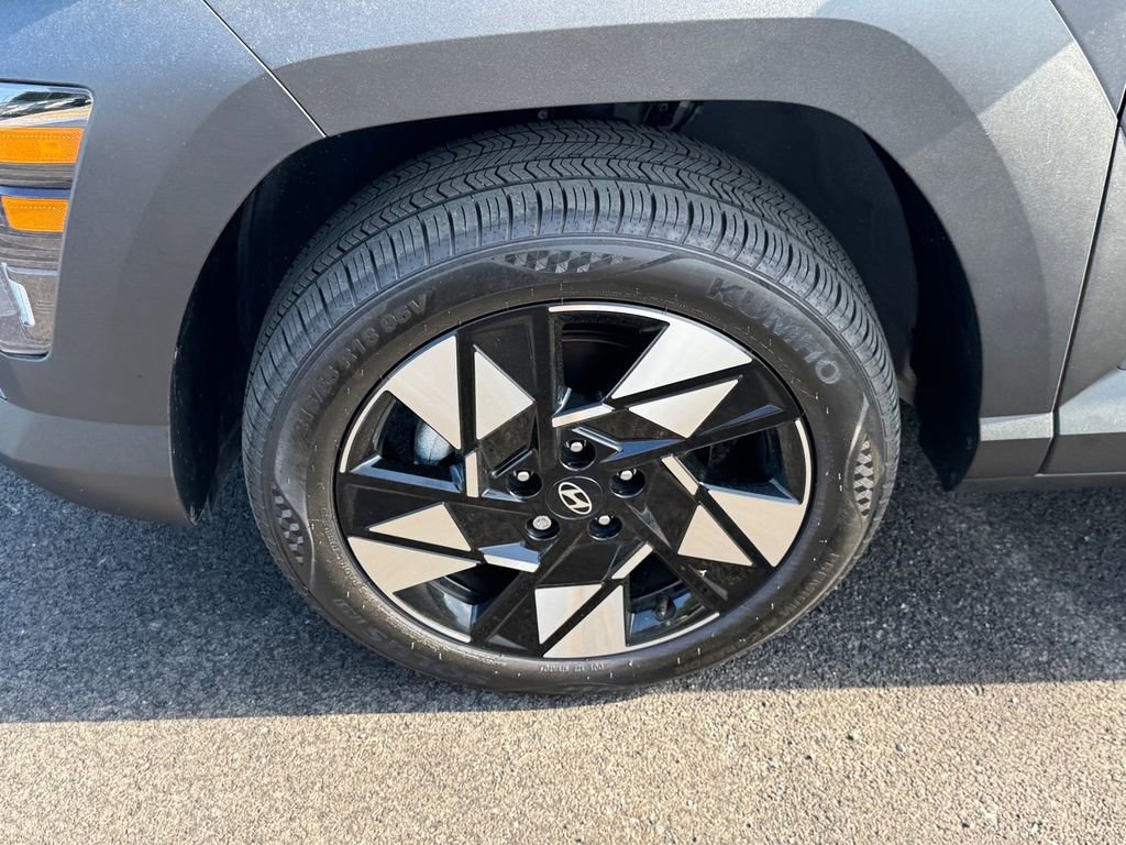 Used 2025 Hyundai Kona SEL image 18