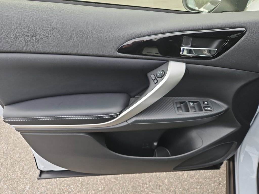 Used 2024 Mitsubishi Eclipse Cross SE image 18