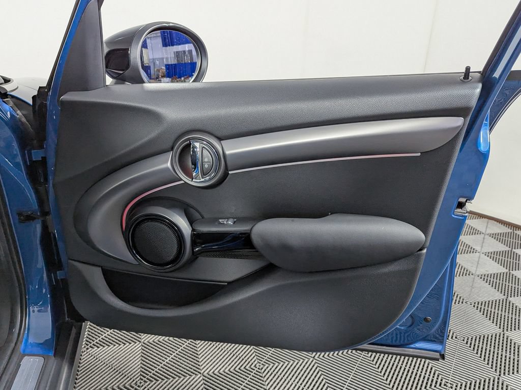 Used 2022 MINI Cooper 4-Door Hardtop FWD image 27