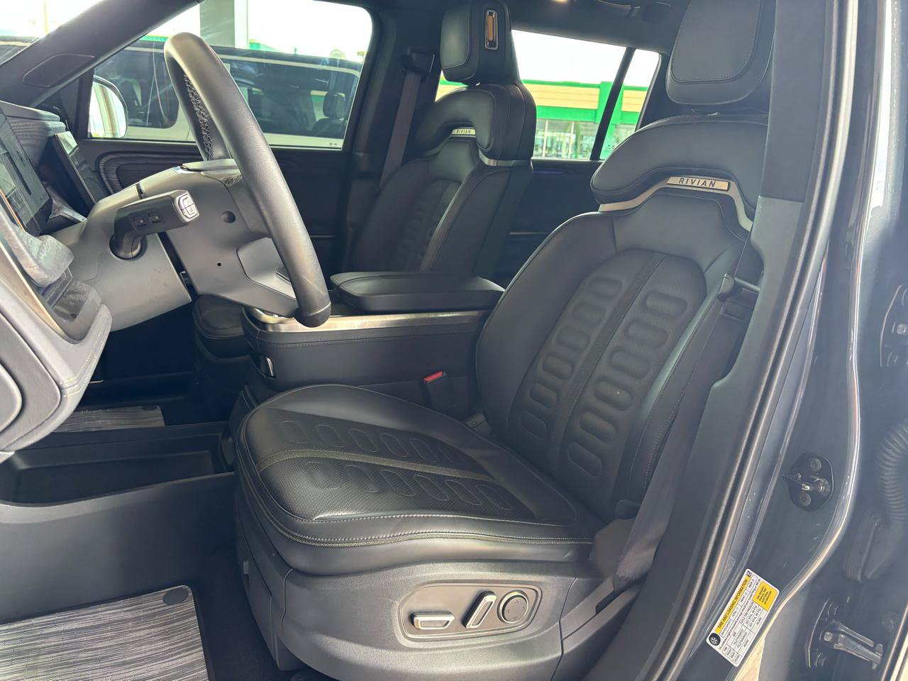 Used 2024 Rivian R1S Adventure AWD/4WD image 13