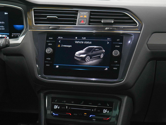 Used 2023 Volkswagen Tiguan SE R-Line image 14