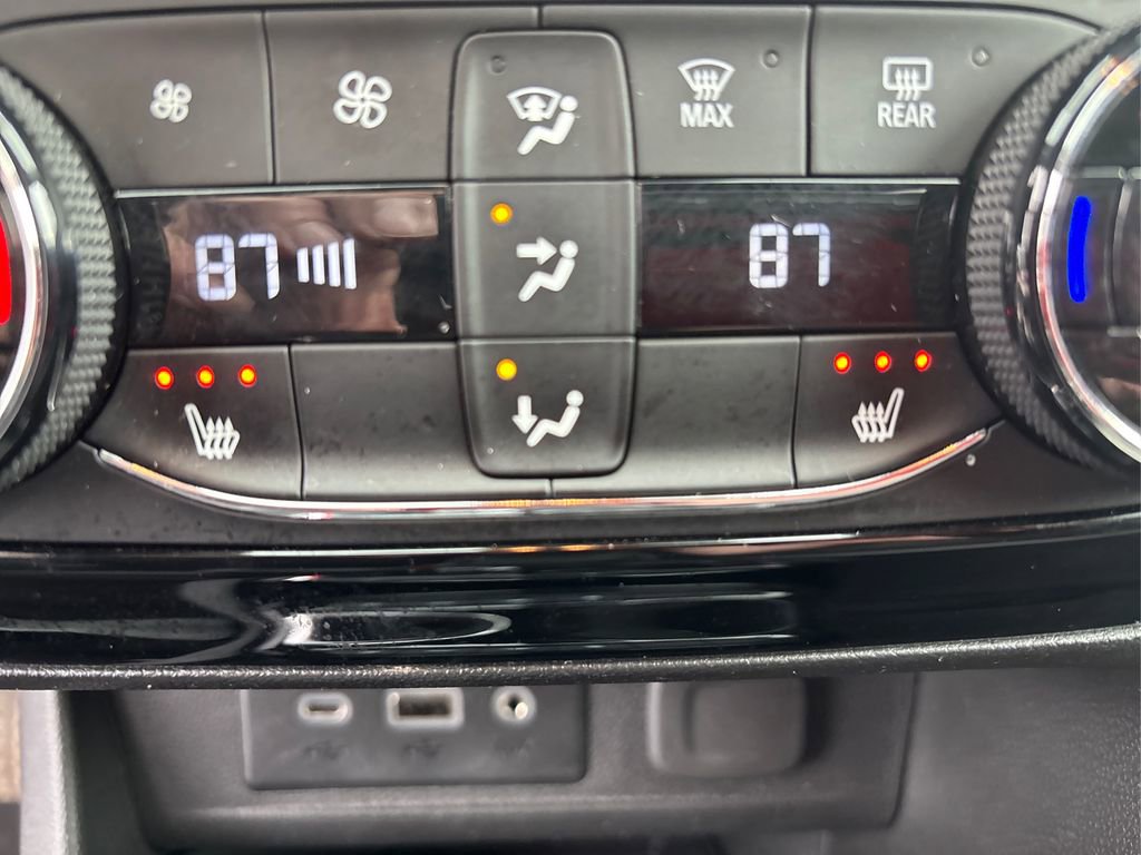 Used 2023 Buick Encore GX Select w/ Sport Touring Package image 33