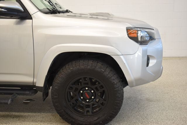 Used 2021 Toyota 4Runner TRD Off-Road Premium w/ Moonroof Package AWD/4WD image 13
