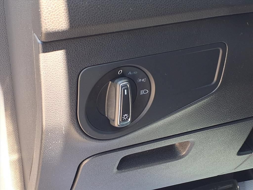 Used 2022 Volkswagen Tiguan SE R-Line AWD/4WD image 11
