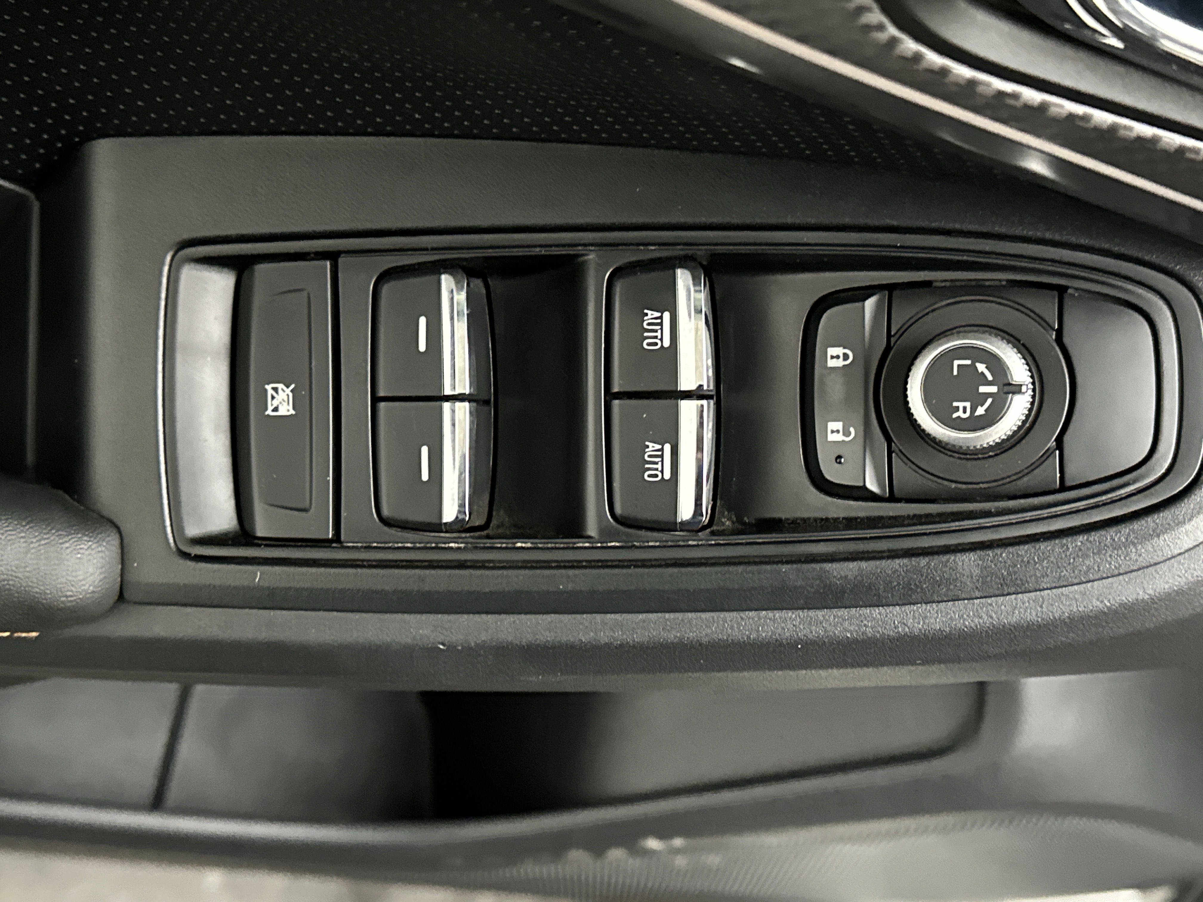 Used 2023 Subaru Crosstrek 2.5i Limited w/ Moonroof Package image 18