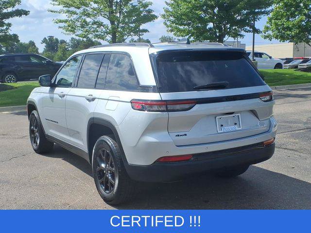 Certified 2025 Jeep Grand Cherokee Altitude AWD/4WD image 6