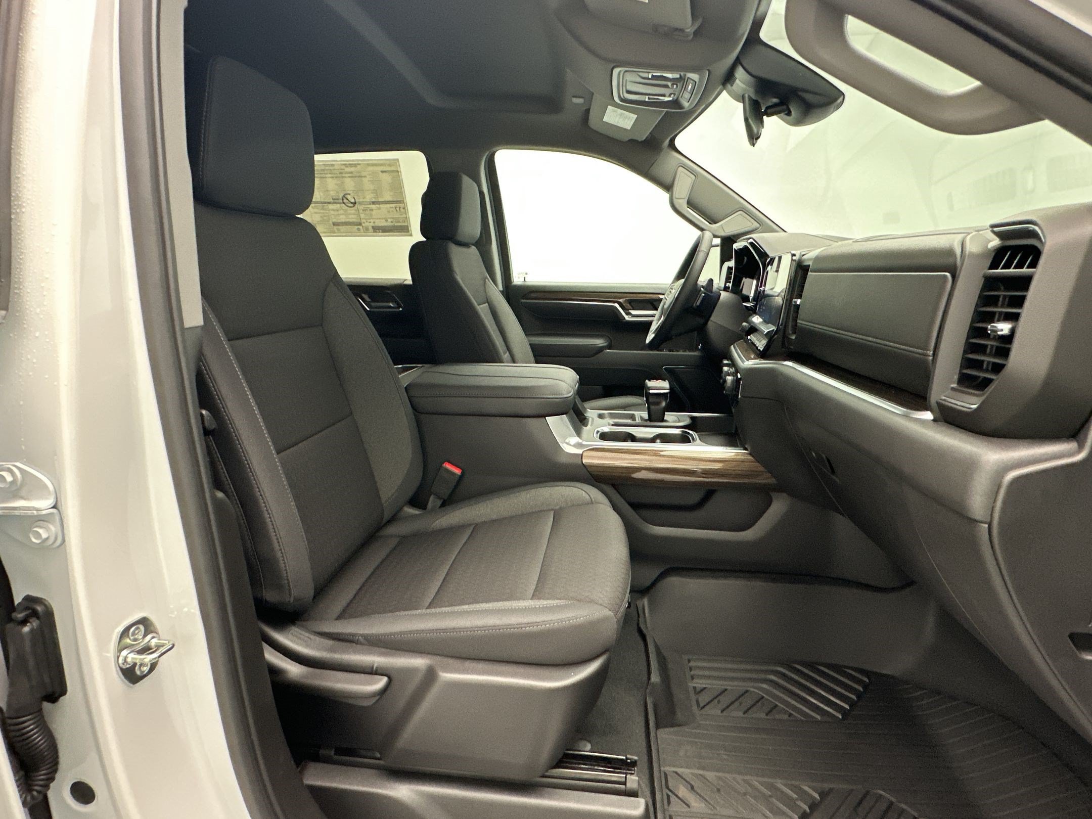 New 2026 Chevrolet Silverado 1500 LT Trail Boss w/ LPO, Dark Essentials Package AWD/4WD image 23
