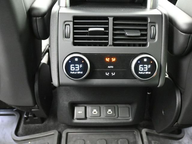 Used 2024 Land Rover Discovery Dynamic SE AWD/4WD image 13