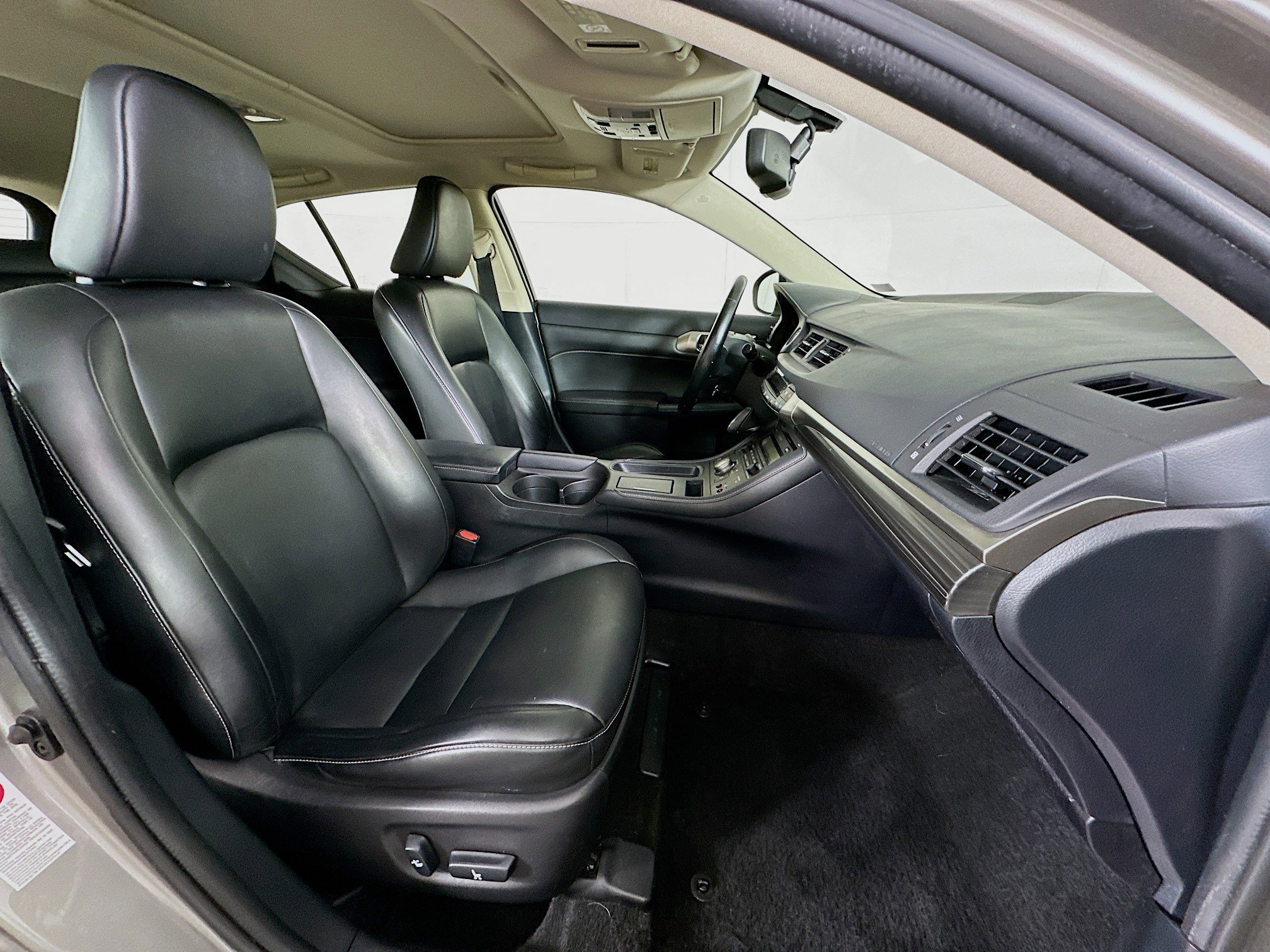 Used 2017 Lexus CT 200h w/ Seat Comfort Package FWD image 29
