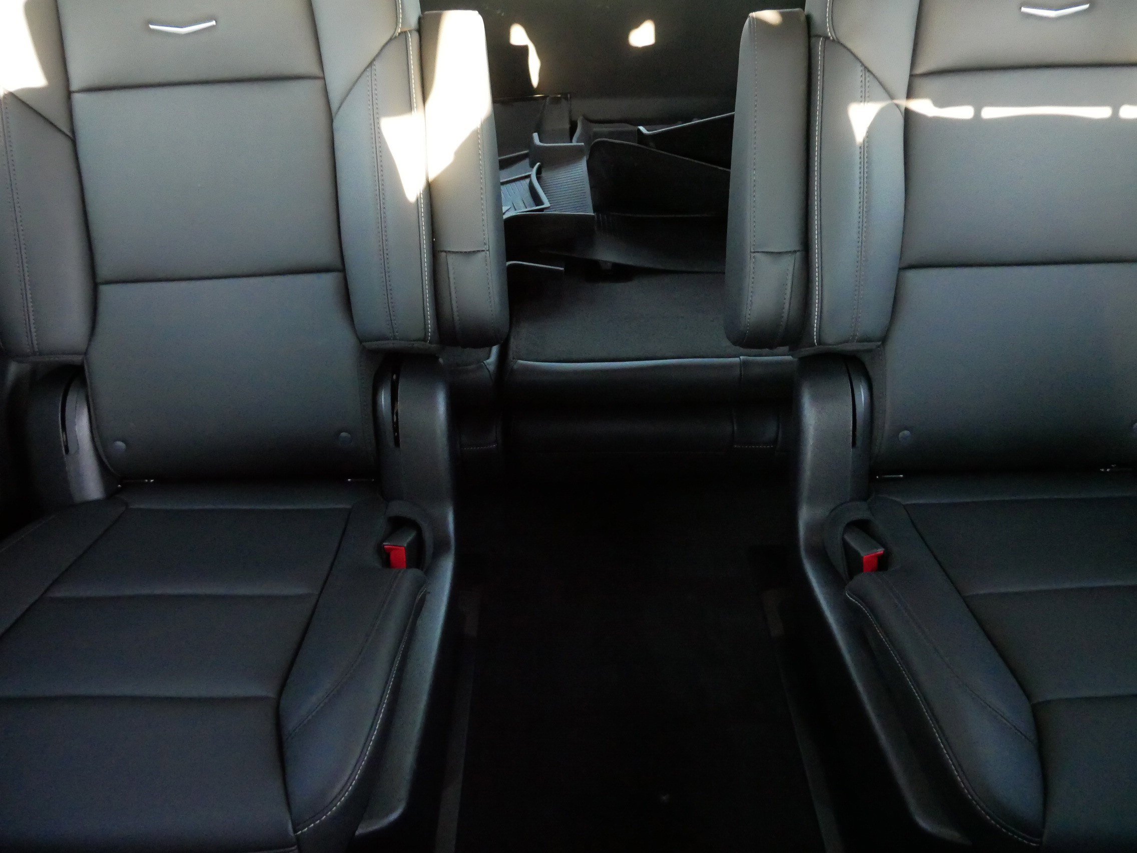 Certified 2025 Cadillac Escalade Luxury w/ LPO, Floor Liner Package image 13