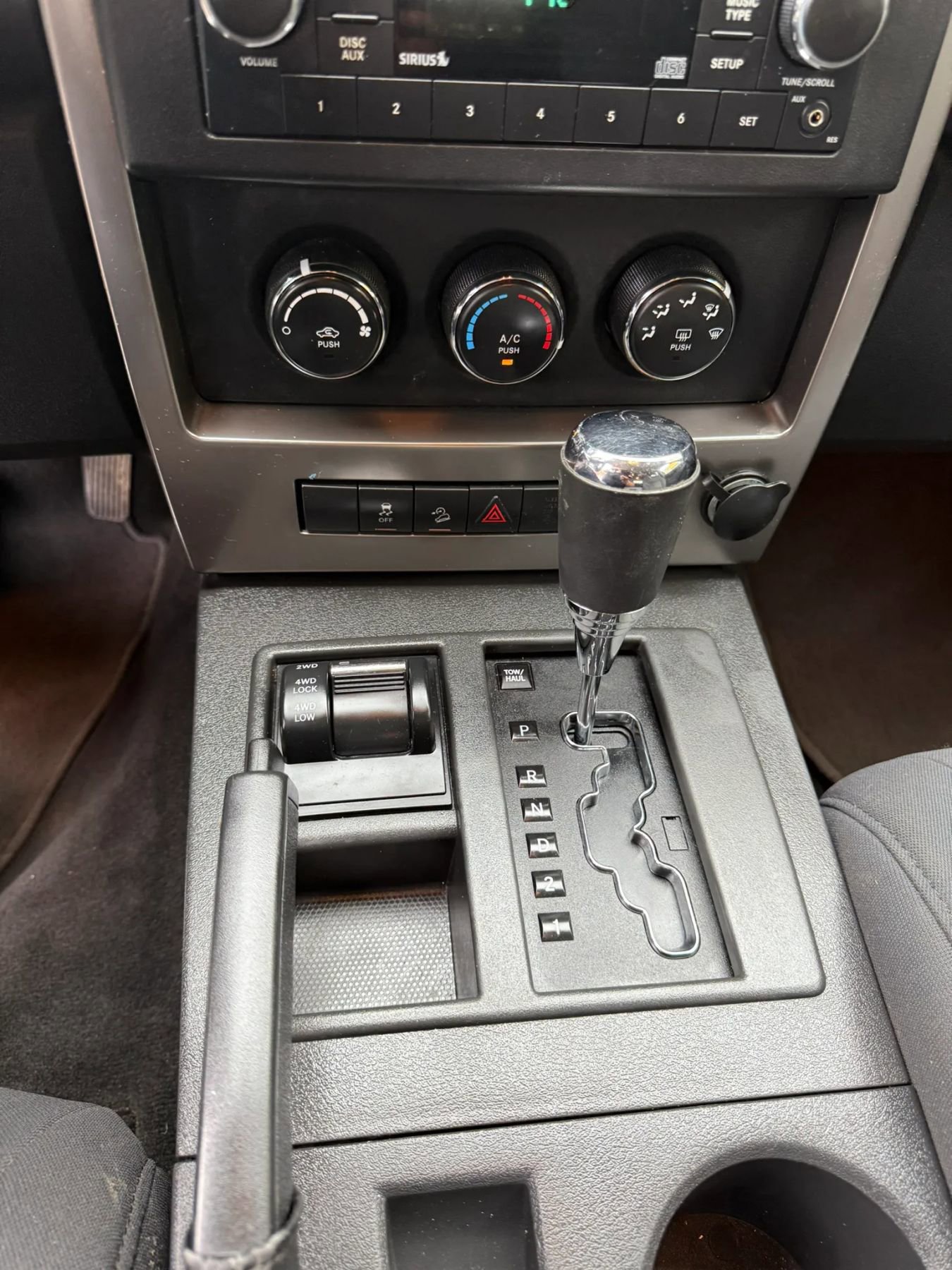Used 2012 Jeep Liberty Sport w/ Popular Equipment Group AWD/4WD image 32