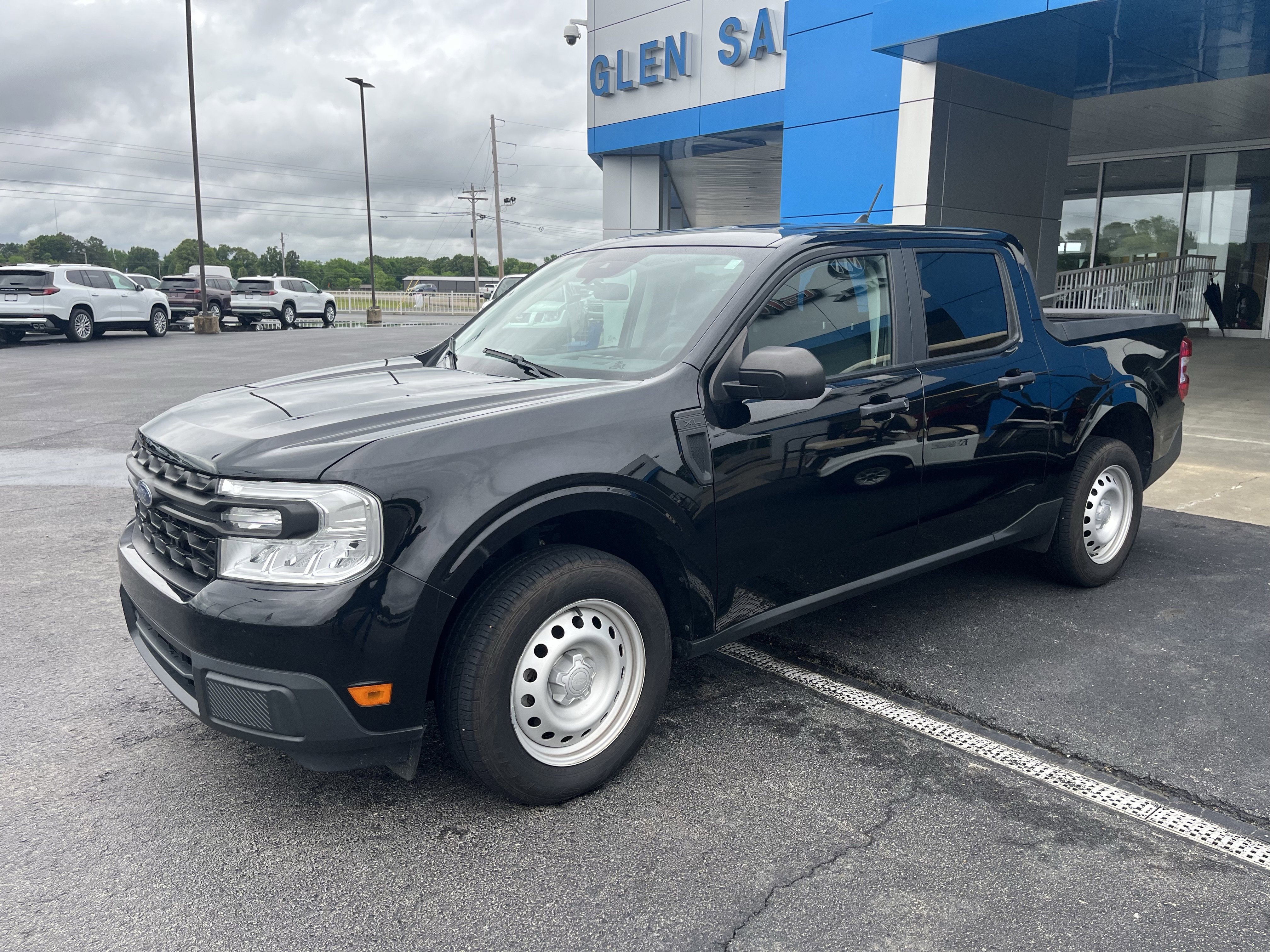 Used 2022 Ford Maverick XL FWD image 1