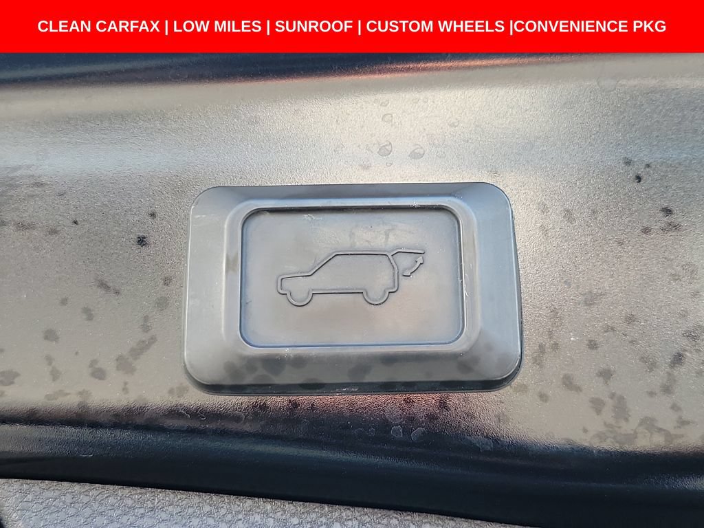 Used 2019 Toyota RAV4 XLE w/ Convenience Package FWD image 13