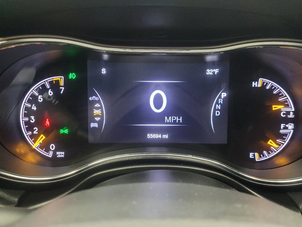 Used 2019 Jeep Grand Cherokee Laredo image 23