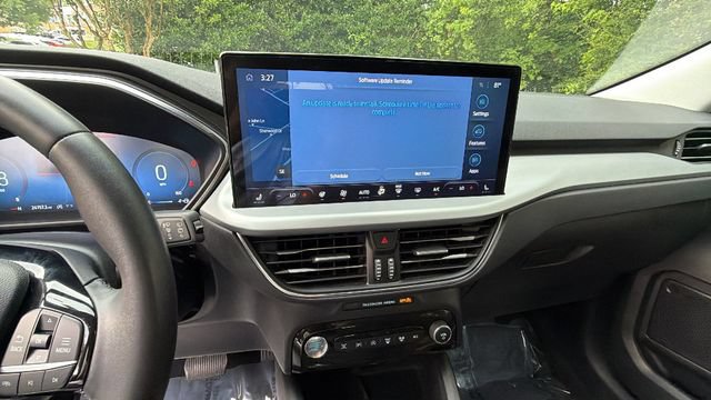Certified 2024 Ford Escape Platinum AWD/4WD image 28
