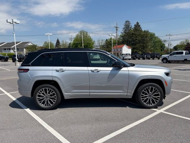 New 2026 Jeep Grand Cherokee Summit w/ Adv Protech Group IV AWD/4WD image 9