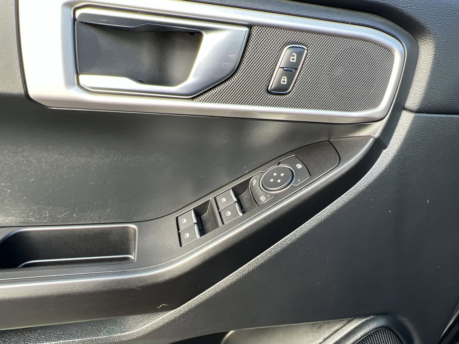 Used 2021 Ford Explorer 2WD image 15
