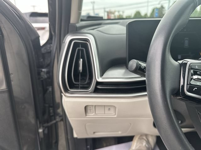 Used 2025 Kia Sorento S AWD/4WD image 20