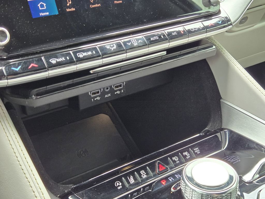 Used 2025 Jeep Wagoneer Series II AWD/4WD image 14