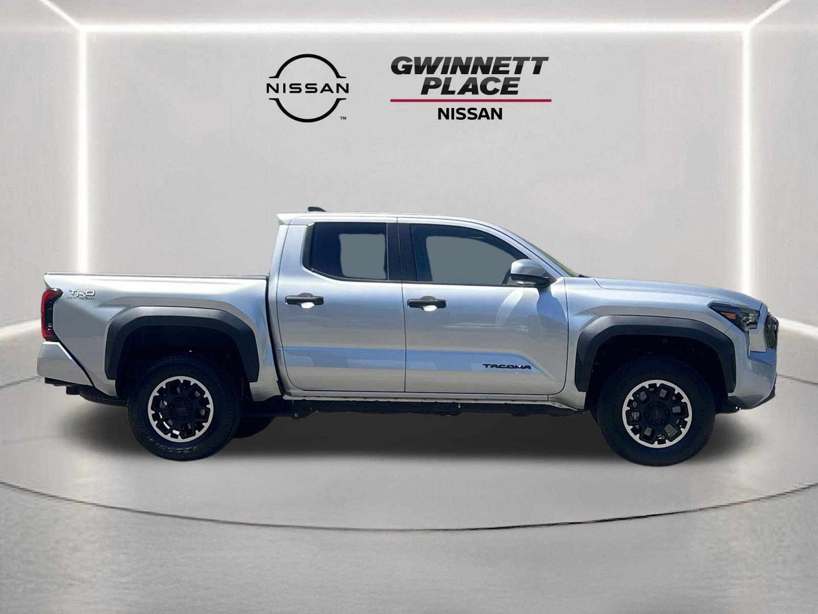 Used 2024 Toyota Tacoma TRD Off-Road image 23