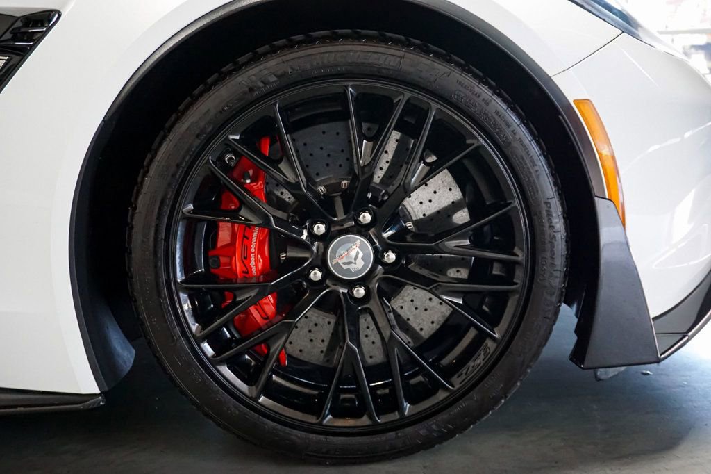 Used 2019 Chevrolet Corvette Z06 w/ Z07 Performance Package RWD image 47