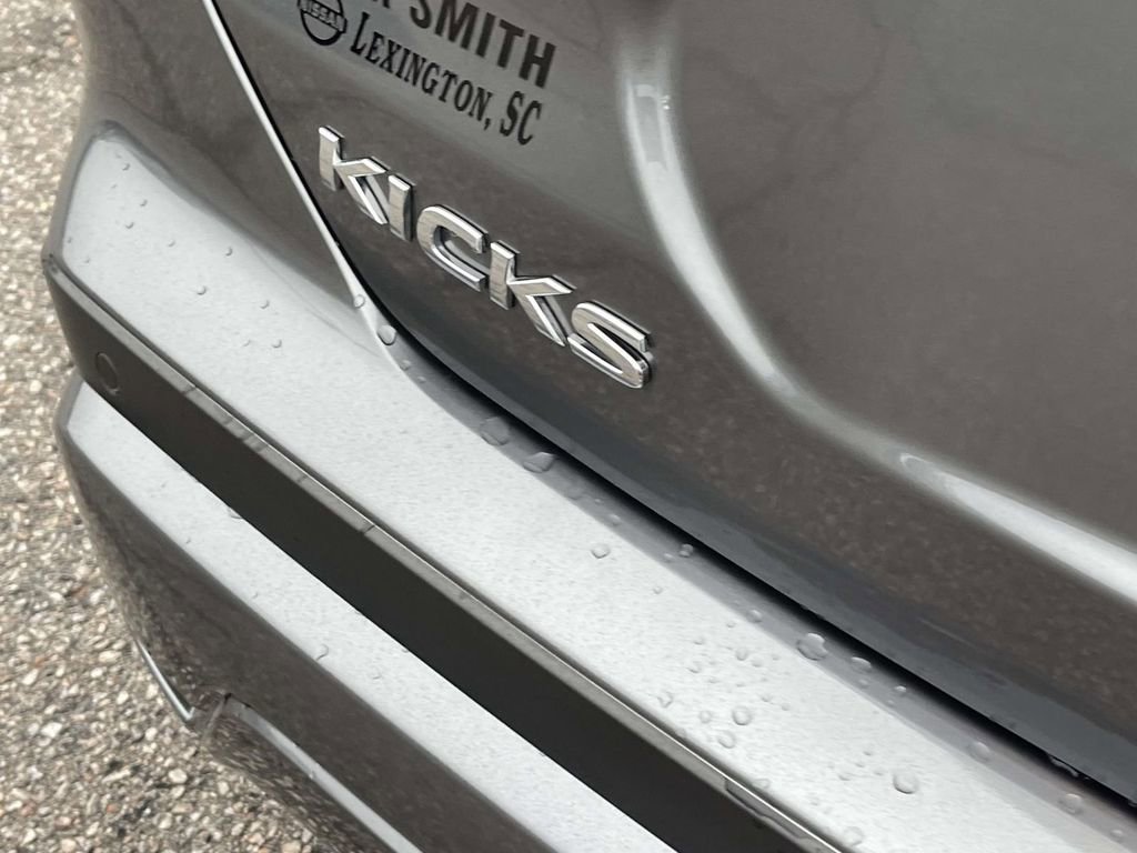 Used 2025 Nissan Kicks Play S image 9