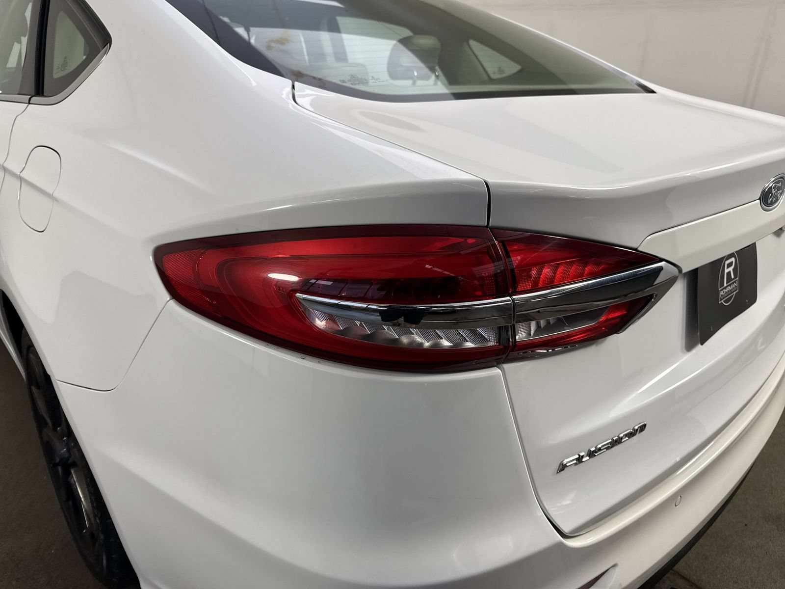 Used 2020 Ford Fusion SEL FWD image 29