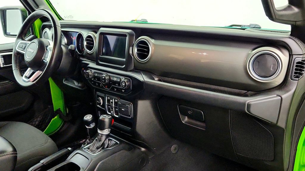 Used 2019 Jeep Wrangler Unlimited Sahara AWD/4WD image 25