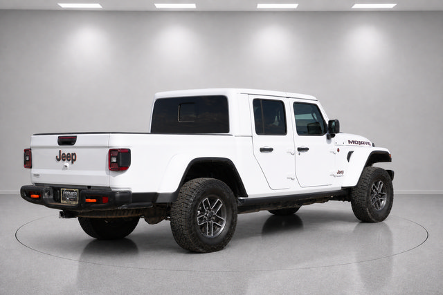 Used 2025 Jeep Gladiator Mojave AWD/4WD image 3
