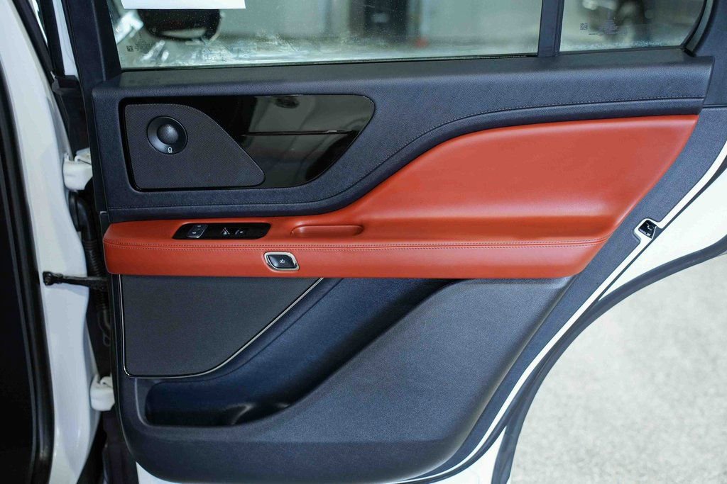 Used 2025 Lincoln Aviator Reserve w/ Jet Appearance Package image 20