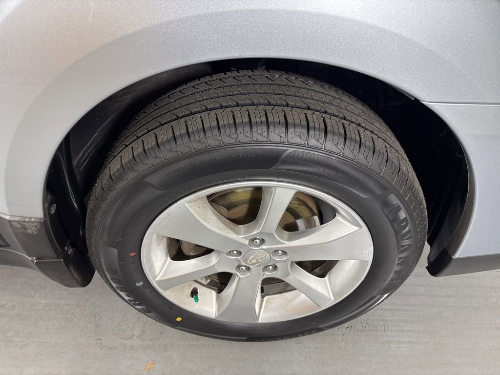 Used 2013 Subaru Outback 2.5i Premium image 11