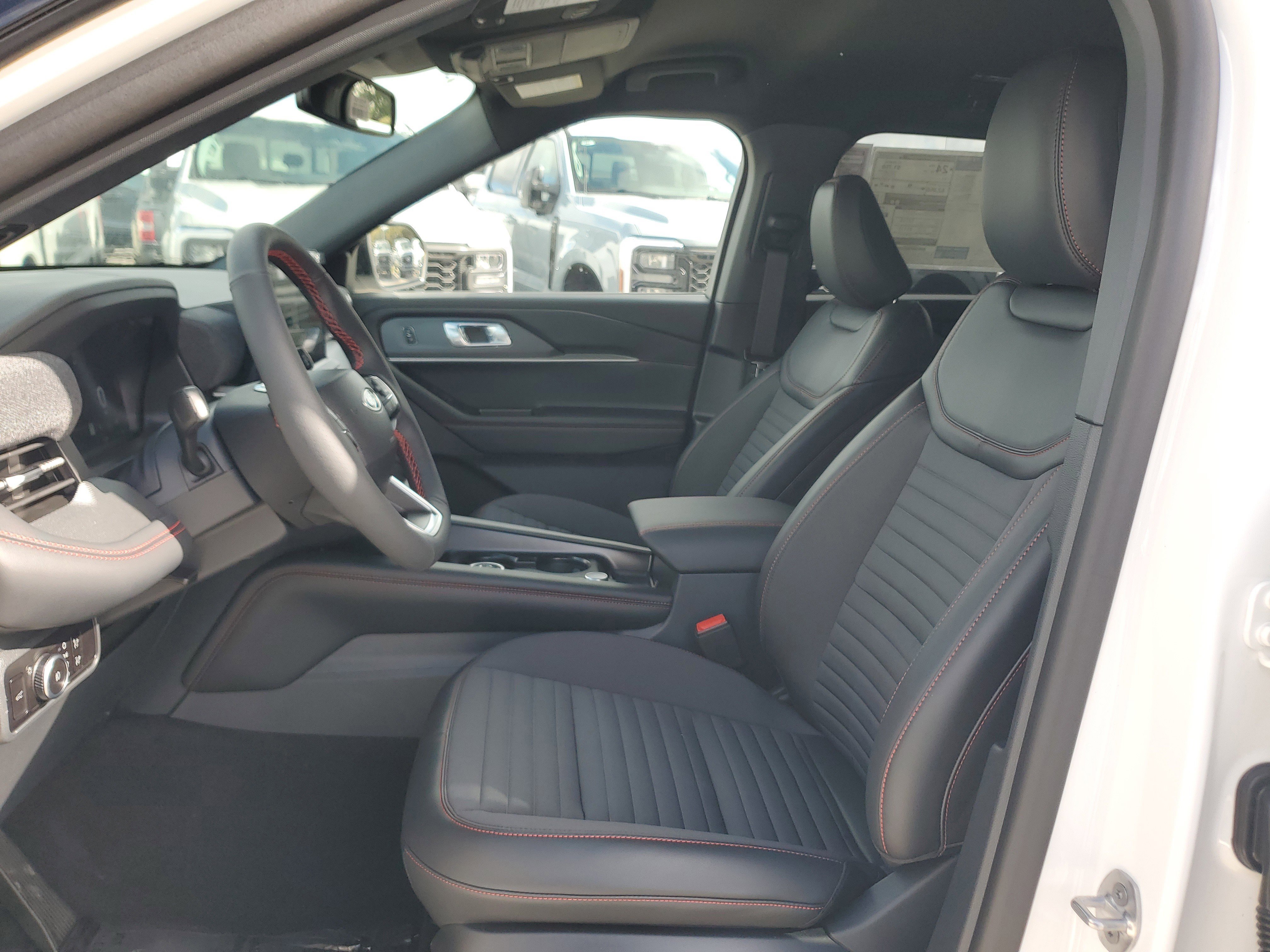 New 2026 Ford Explorer ST-Line w/ ST-Line Street Pack image 10