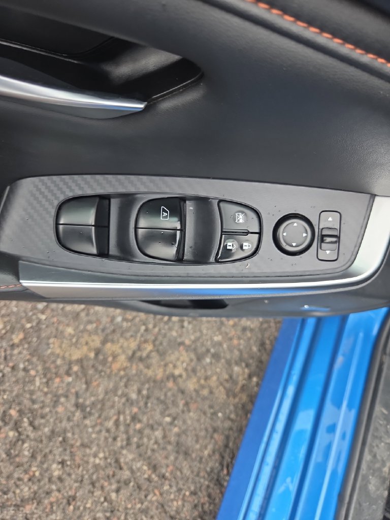 Used 2023 Nissan Sentra SR w/ SR Premium Package FWD image 25