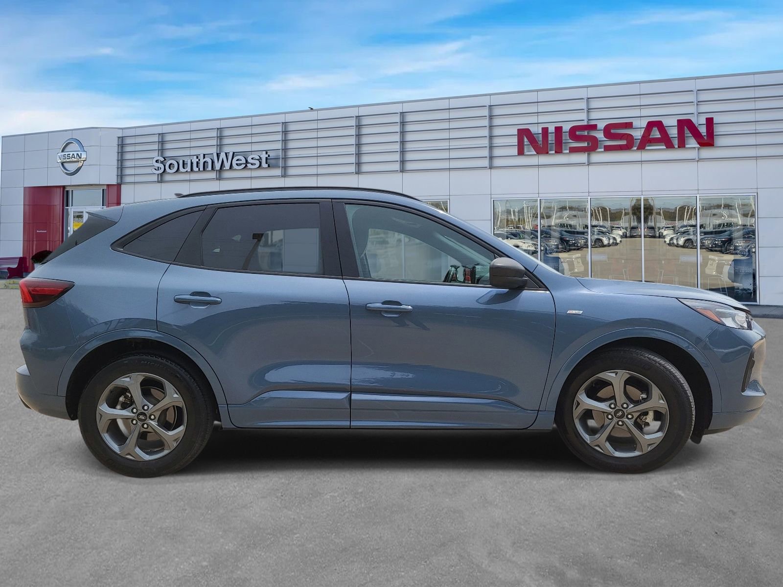 Used 2023 Ford Escape ST-Line w/ Tech Pack #1 FWD image 5