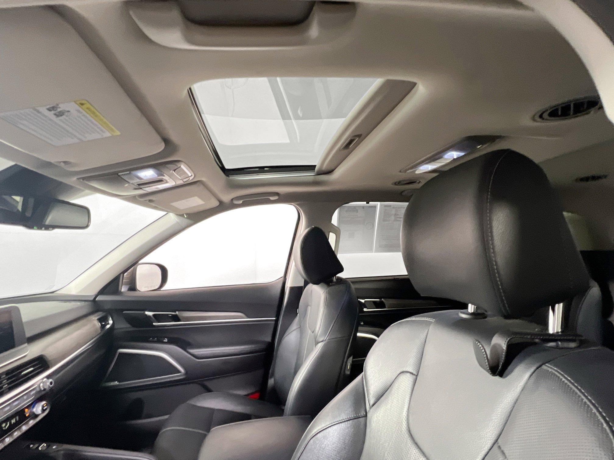 Used 2022 Kia Telluride EX w/ EX Premium Package image 23