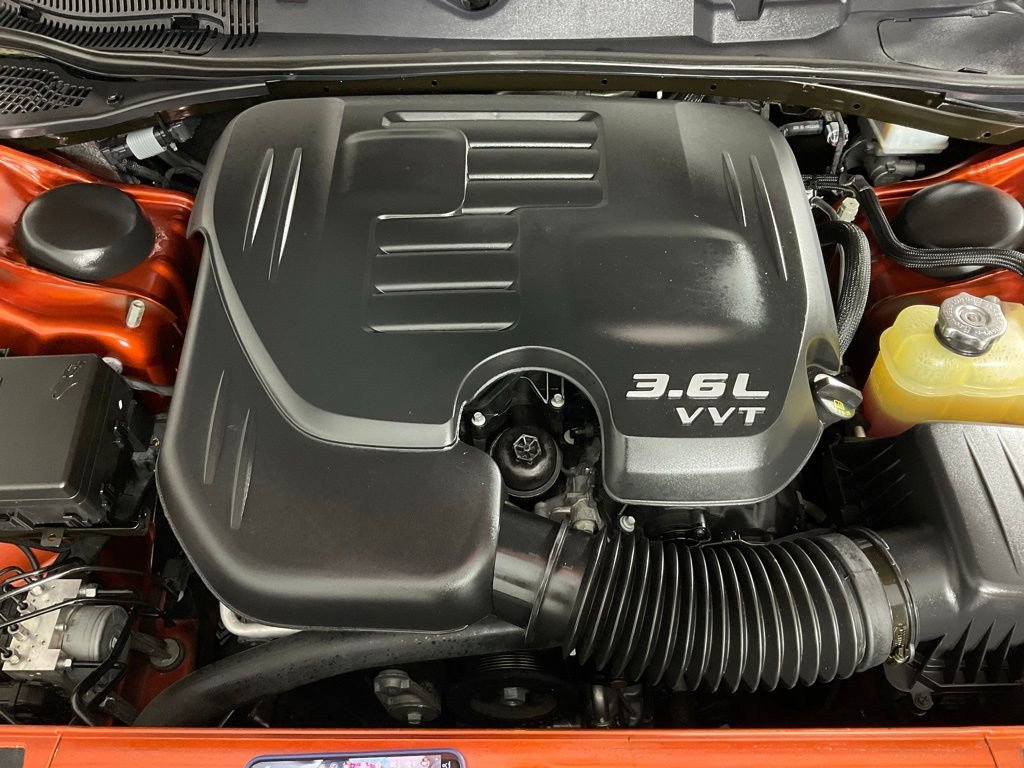 Used 2022 Dodge Challenger SXT w/ Blacktop Package image 9