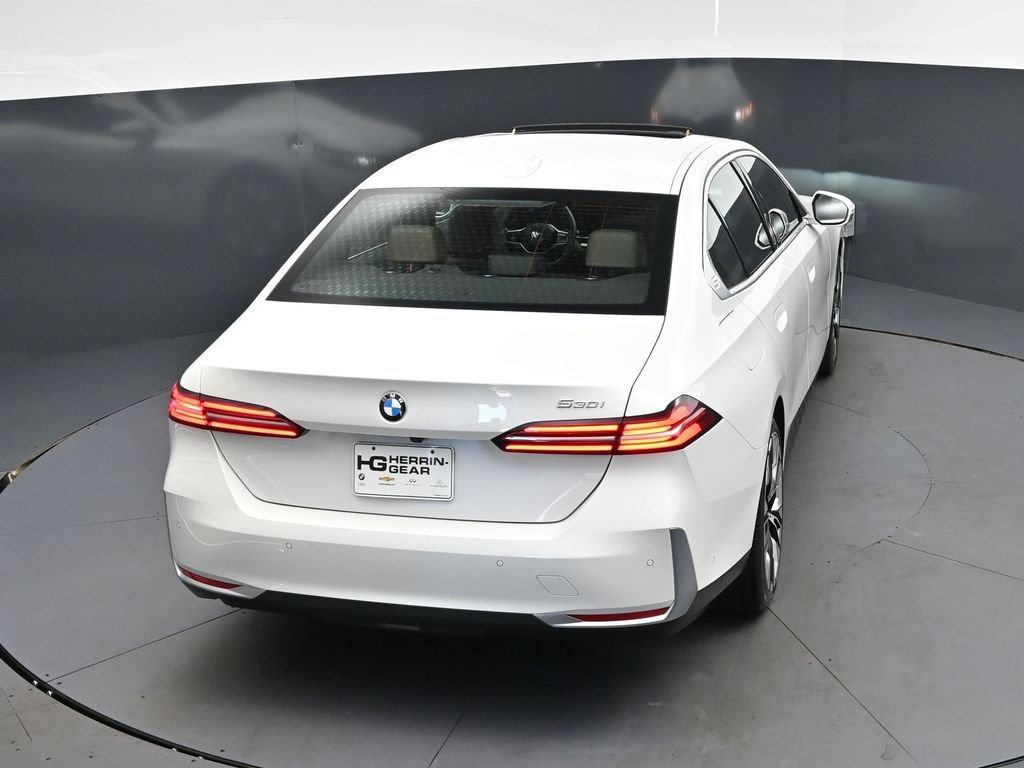 Certified 2026 BMW 530i RWD image 34